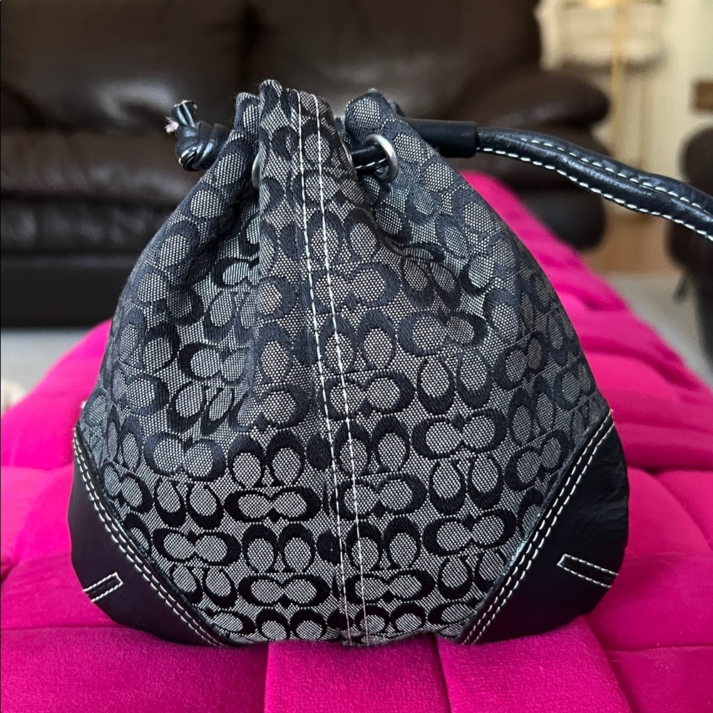 Coach Vintage Mini Signature Bucket Wristlet - Picture 3 of 11